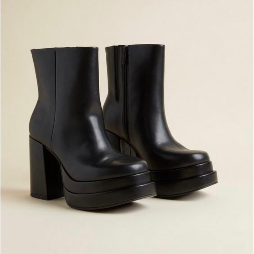 NWT Torrid Double Platform Boots